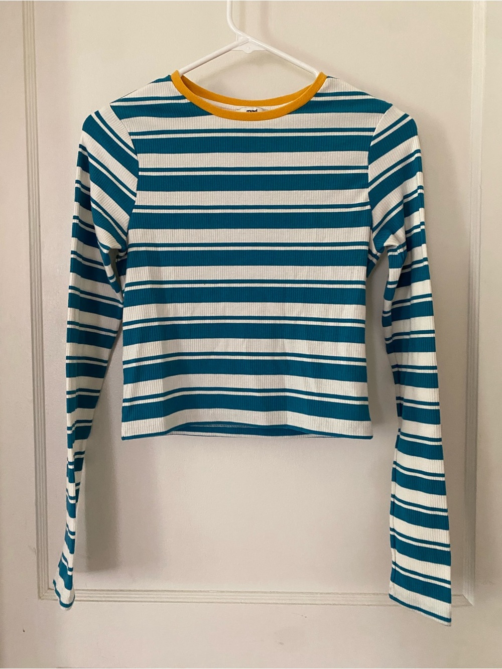 Mavi Ribbed Crop Tee in Teal, White & Mustard